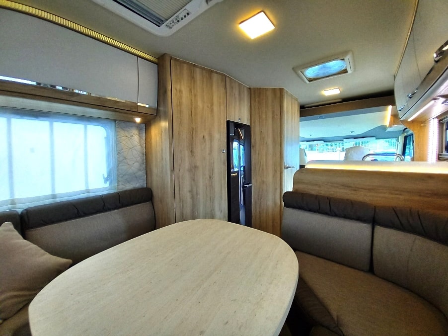 euramobil-integraline-650hs-motorhome-corto-barberacaravan-castelboglione-at-11