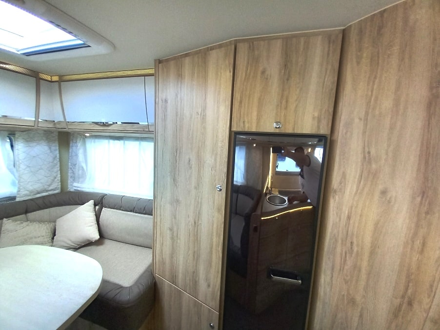 euramobil-integraline-650hs-motorhome-corto-barberacaravan-castelboglione-at-12