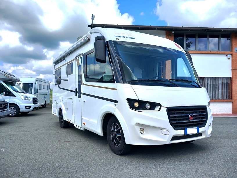 euramobil-integraline-650hs-motorhome-corto-barberacaravan-castelboglione-at-2