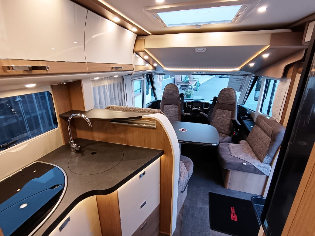 malibu-i450rble-motorhome-doppiopavimento-automatico-barberacaravan-castelboglione-at-6