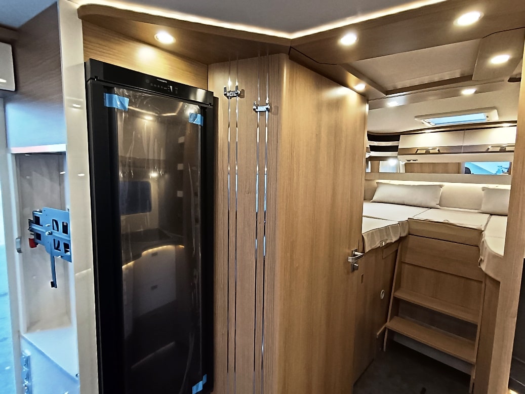 malibu-i450rble-motorhome-doppiopavimento-automatico-barberacaravan-castelboglione-at-8