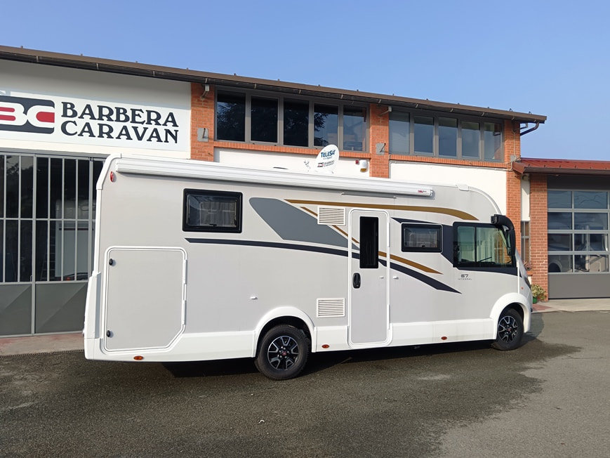 ci-magis-67-integral-lettonautico-motorhome-nuovo-barberacaravan-castelboglione-at-2