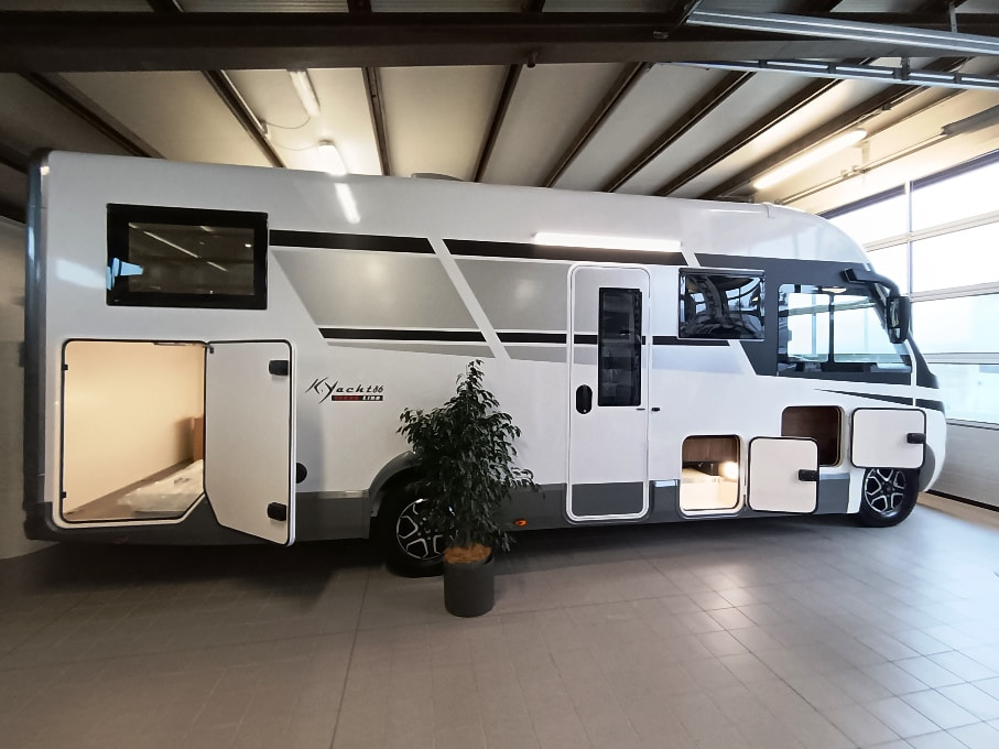 mobilvetta-k-yacht-86-motorhome-gemelli-alko-automatico-barberacaravan-castelboglione-at-1