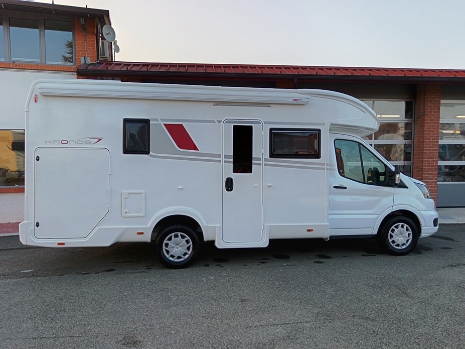 rollerteam-kronos-295tl-transit-699-semintegrale-garage-barberacaravan-castelboglione-at-12