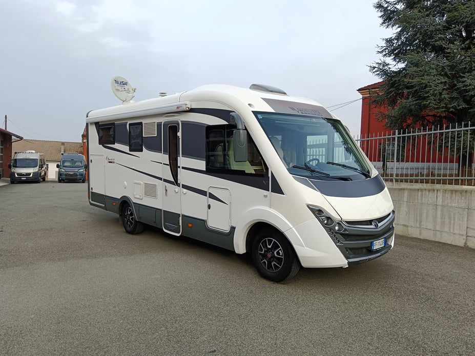 mobilvetta-motorhome-k-yacht 85-teknoline-gemelli-doppiopavimento-barberacaravan-castelboglione-at-18