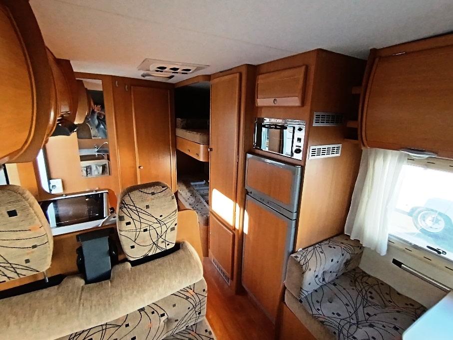 caravansinternational-riviera-gte-mansardato-7posti-castelli-barberacaravan-castelboglione-at-13